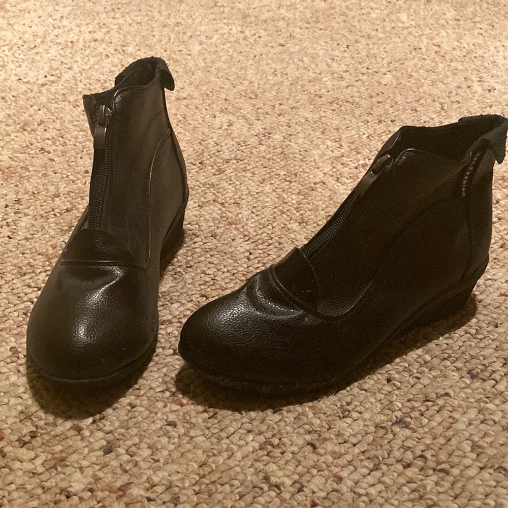Zip up booties